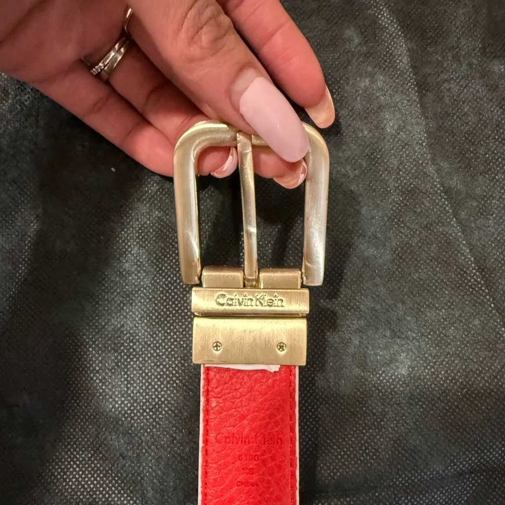 🔥NWOT Calvin Klein Women’s White Reversible Belt with Red Lining Size 34🔥
